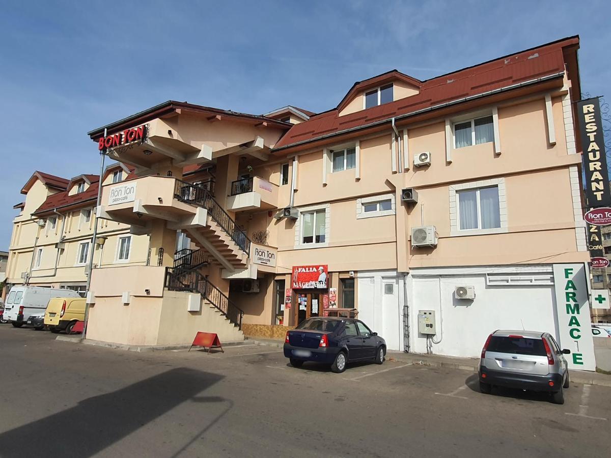 Bon Ton Residence Drobeta Turnu Severin Buitenkant foto